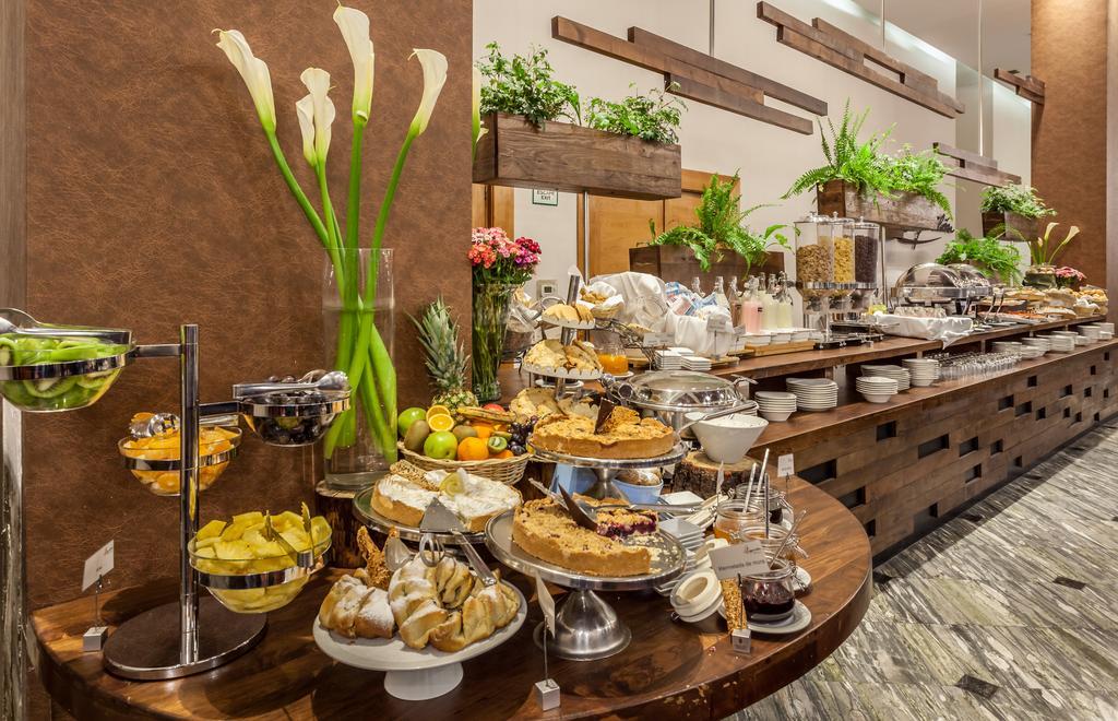 Mds Hotel コンセプシオン エクステリア 写真 A buffet at a hotel